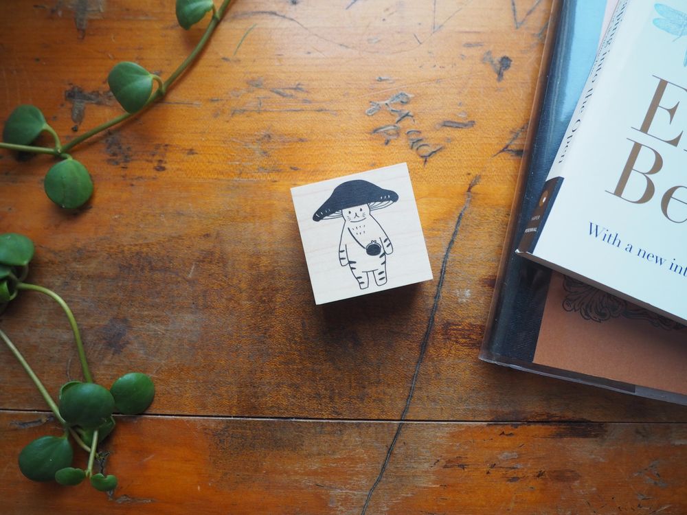 4legs - Mushroom Cat Stamp - Standing with Bag