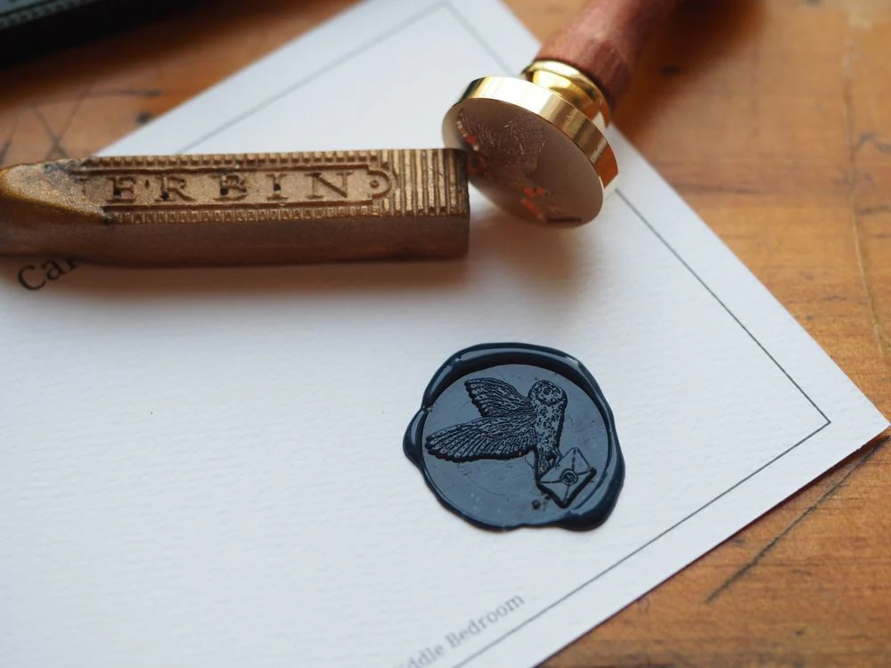 Backtozero - Brass Seal with Handle - Owl Mail Delivery