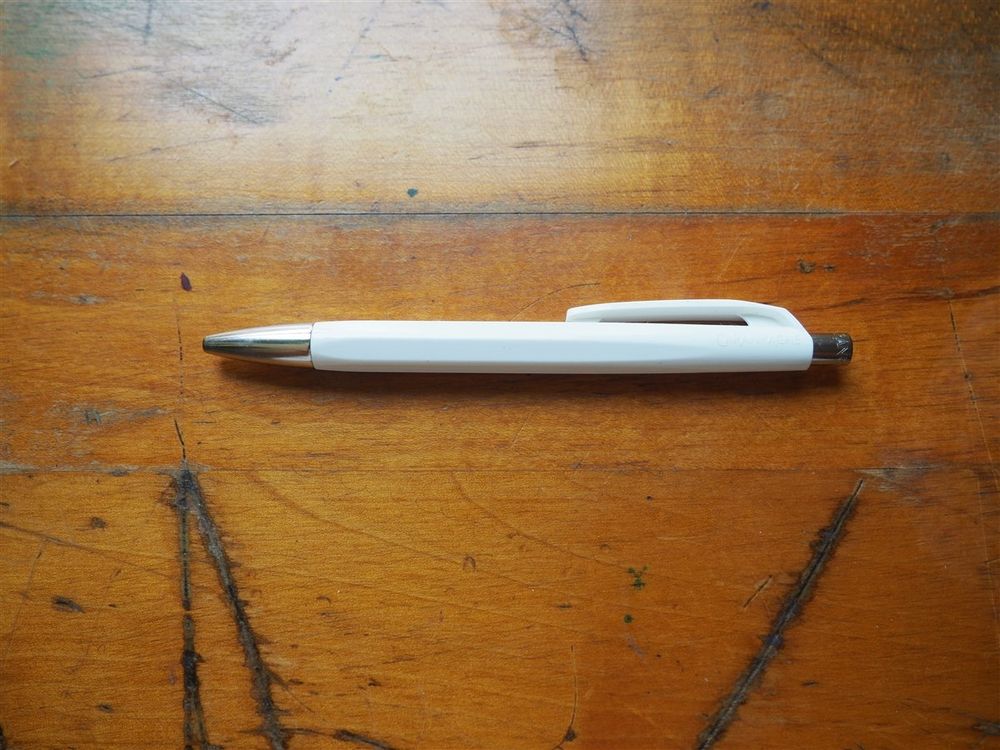 Caran d'Ache - 888 Ballpoint - Infinite White