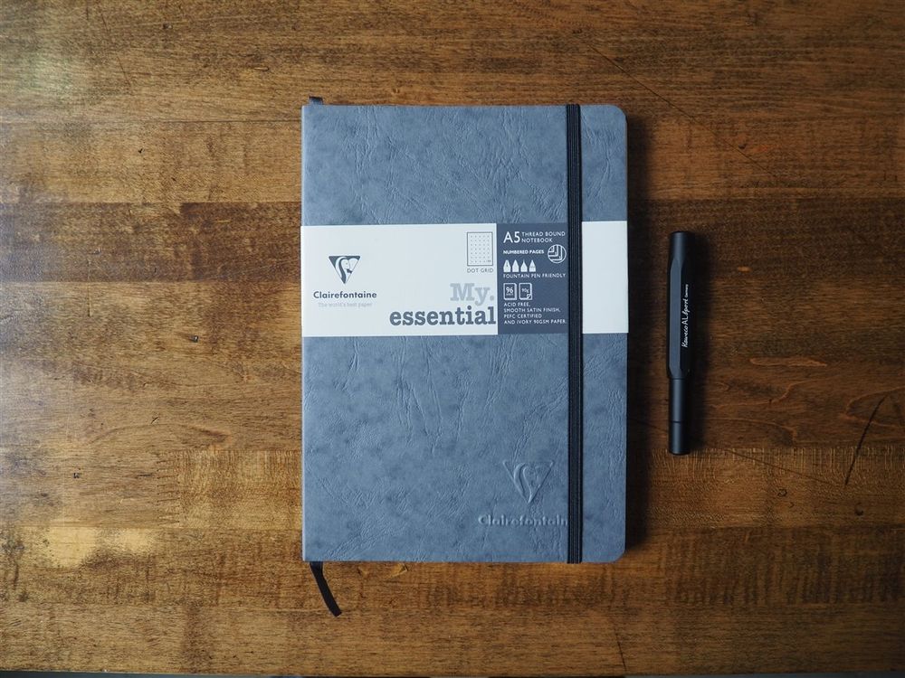 Clairefontaine - My Essential Notebook - A5 - Gray (Dot)
