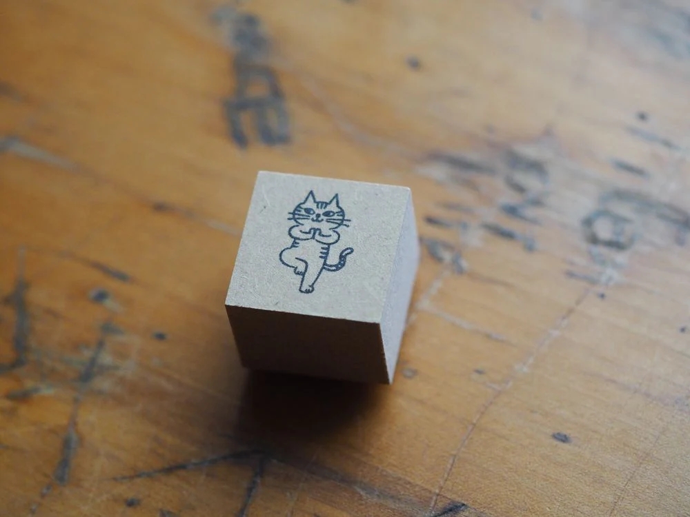 Decole Rubber Stamp - Cat Life - Yoga
