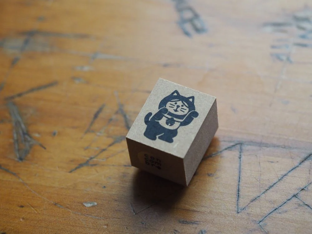 Decole Rubber Stamp - Fukumono - Dancing Cat B