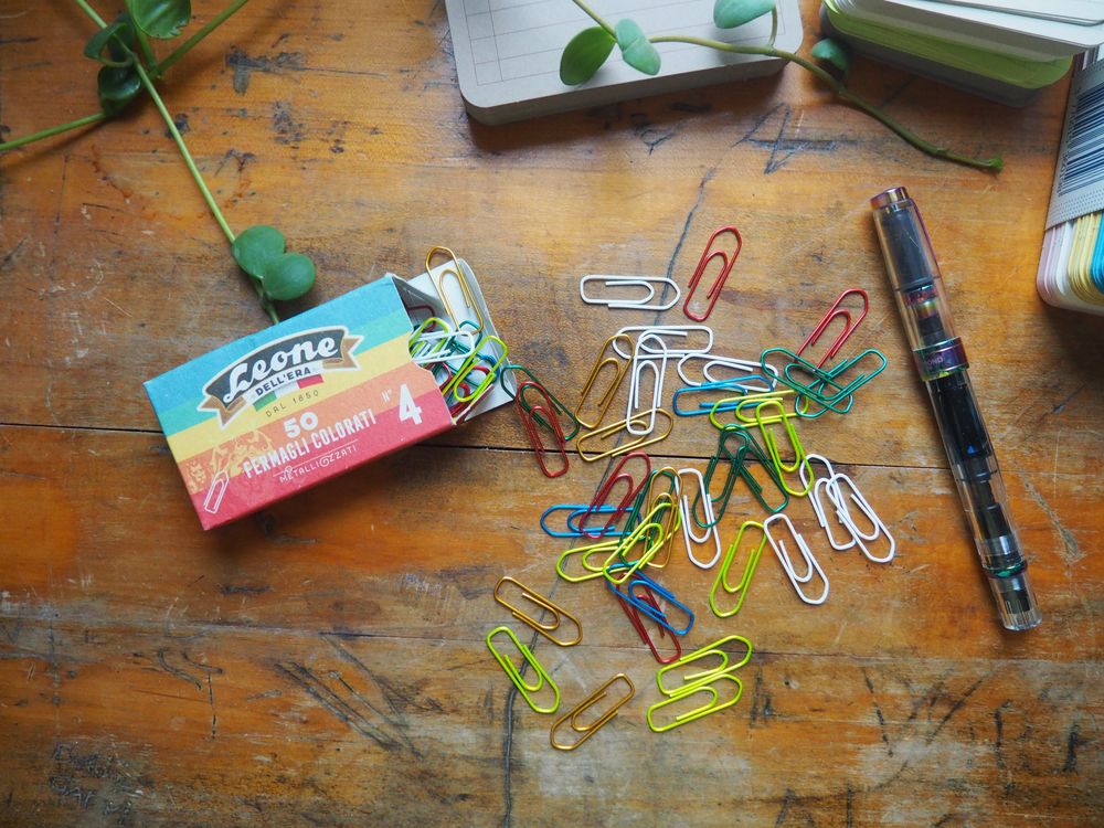 Dell'Era - Multi-Colour Paper Clips - 50 Pieces