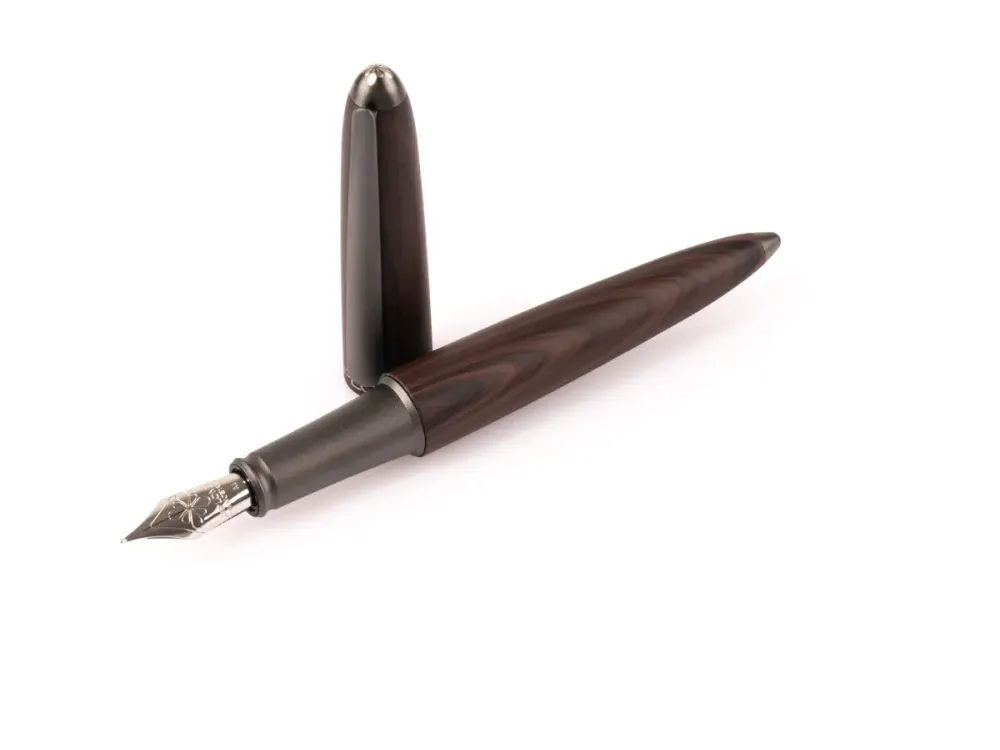 Diplomat Fountain Pen - Aero - Black Forest