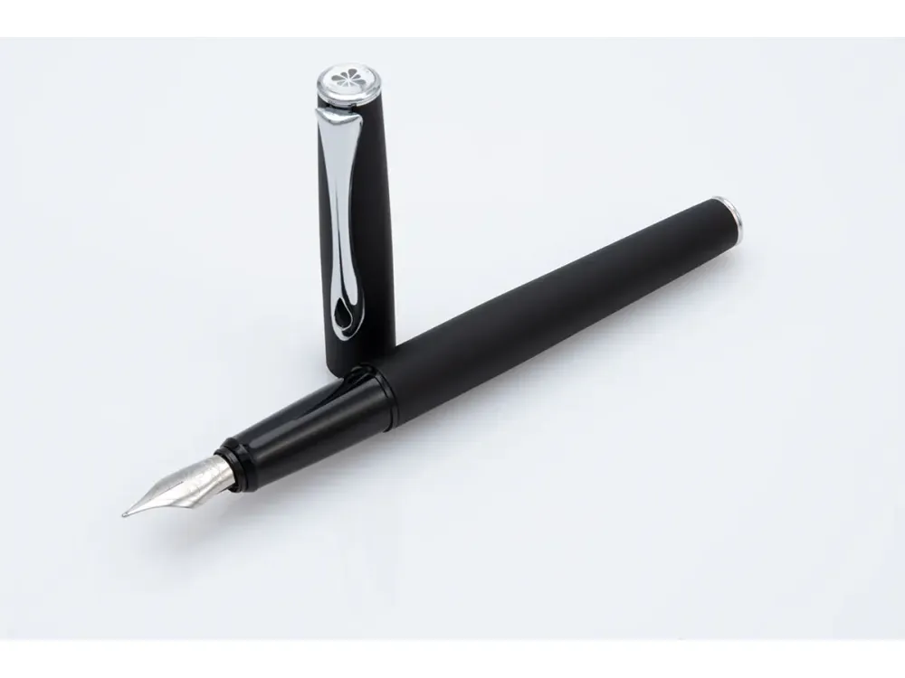 Diplomat Fountain Pen - Esteem Lapis - Black