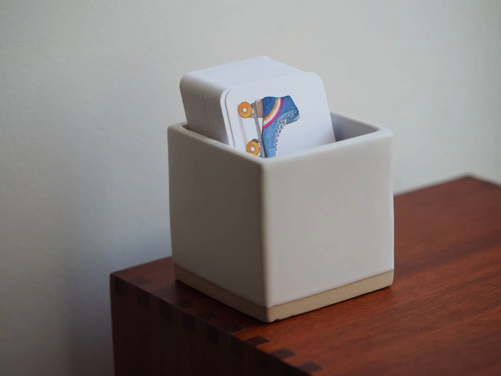 E. Frances Paper - Little Notes Ceramic Holder - White - Image 2