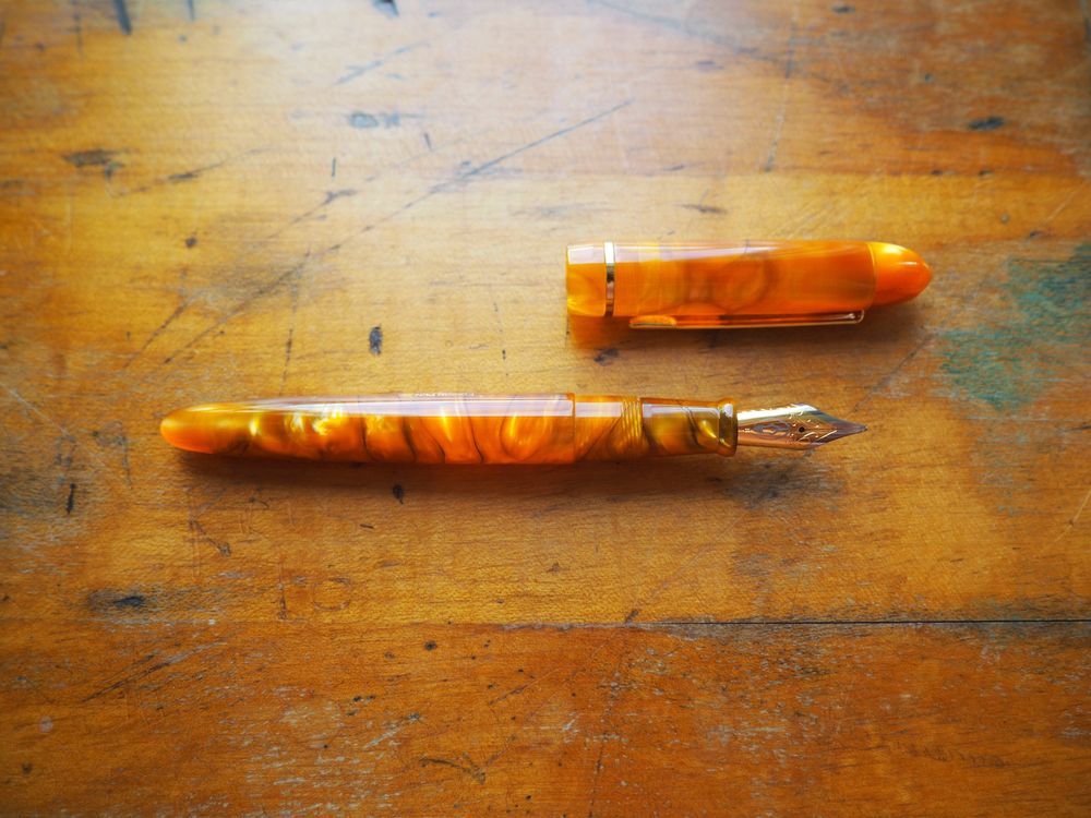 Edison Pen Co. Fountain Pen - Menlo Sweet Honey