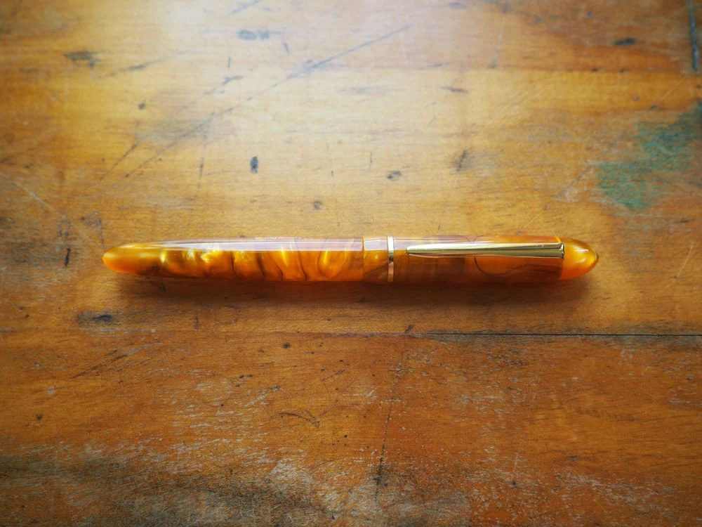 Edison Pen Co. Fountain Pen - Menlo Sweet Honey - Image 2