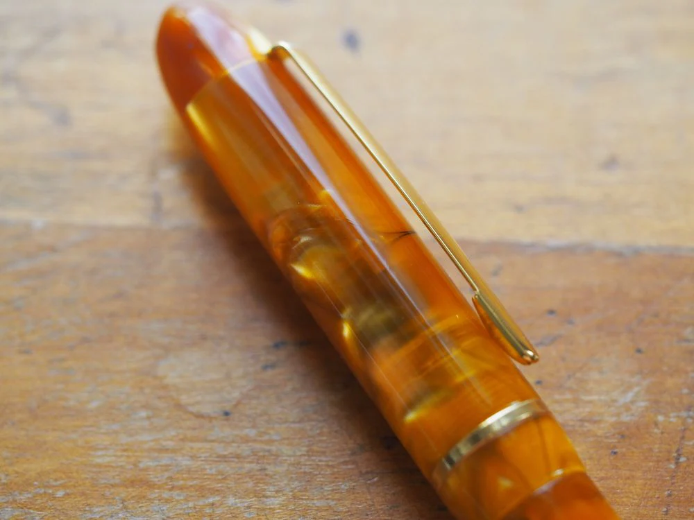 Edison Pen Co. Fountain Pen - Menlo Sweet Honey - Image 3