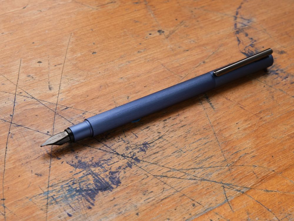 Faber Castell Neo-Slim Fountain Pen - Dark Blue Aluminium - Image 3