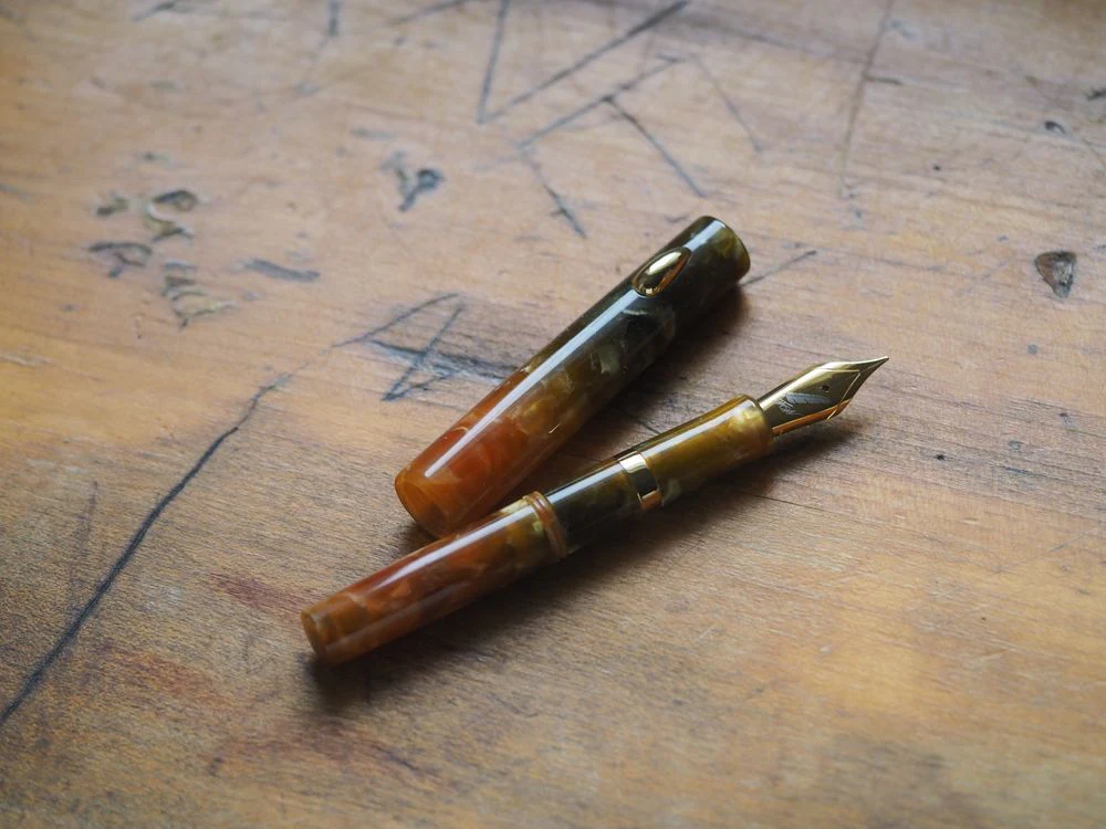 Fine Writing International Fountain Pen - Pencket V2 - Garnet GT