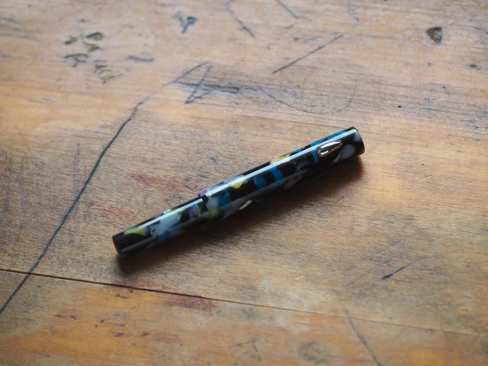 Fine Writing International Fountain Pen - Pencket V2 - Black Nougat ST - Image 2