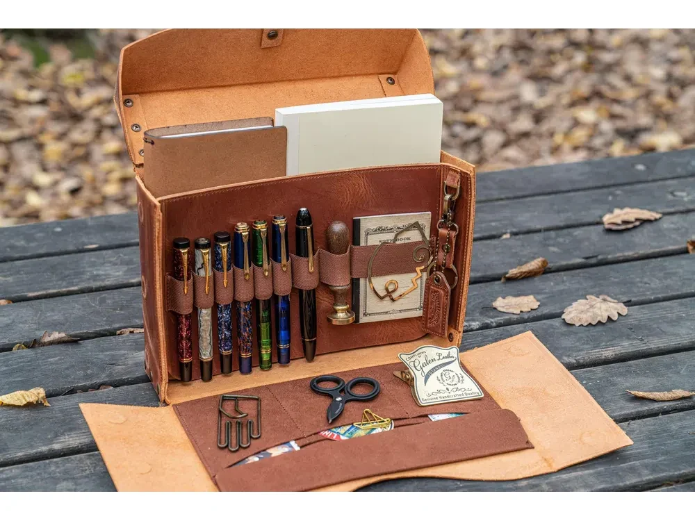Galen Leather - Writer's Medic Bag - Crazy Horse Tan - Image 3