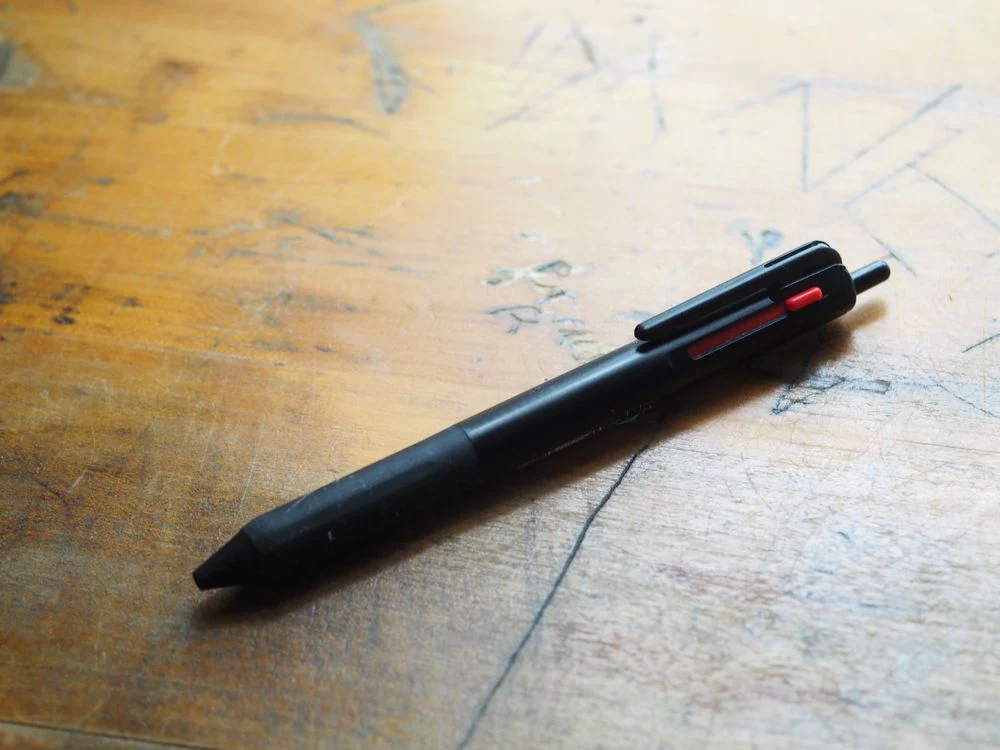 Uni Jetstream 3-Colour Ballpoint Pen - 0.7mm - Black