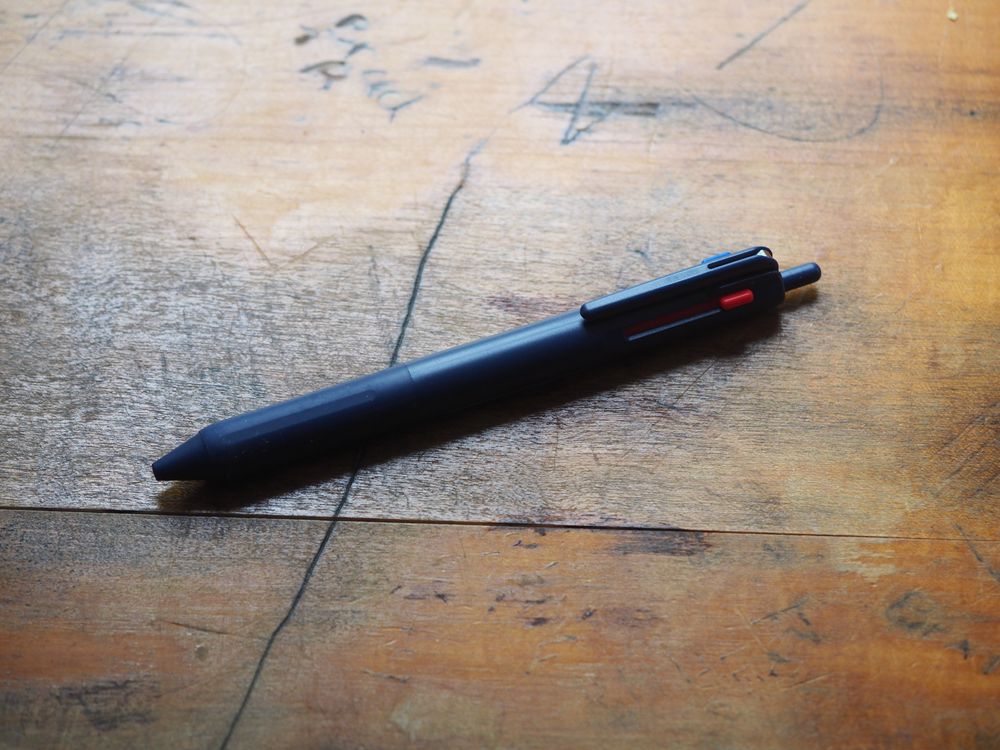 Uni Jetstream 3-Colour Ballpoint Pen - 0.7mm - Navy