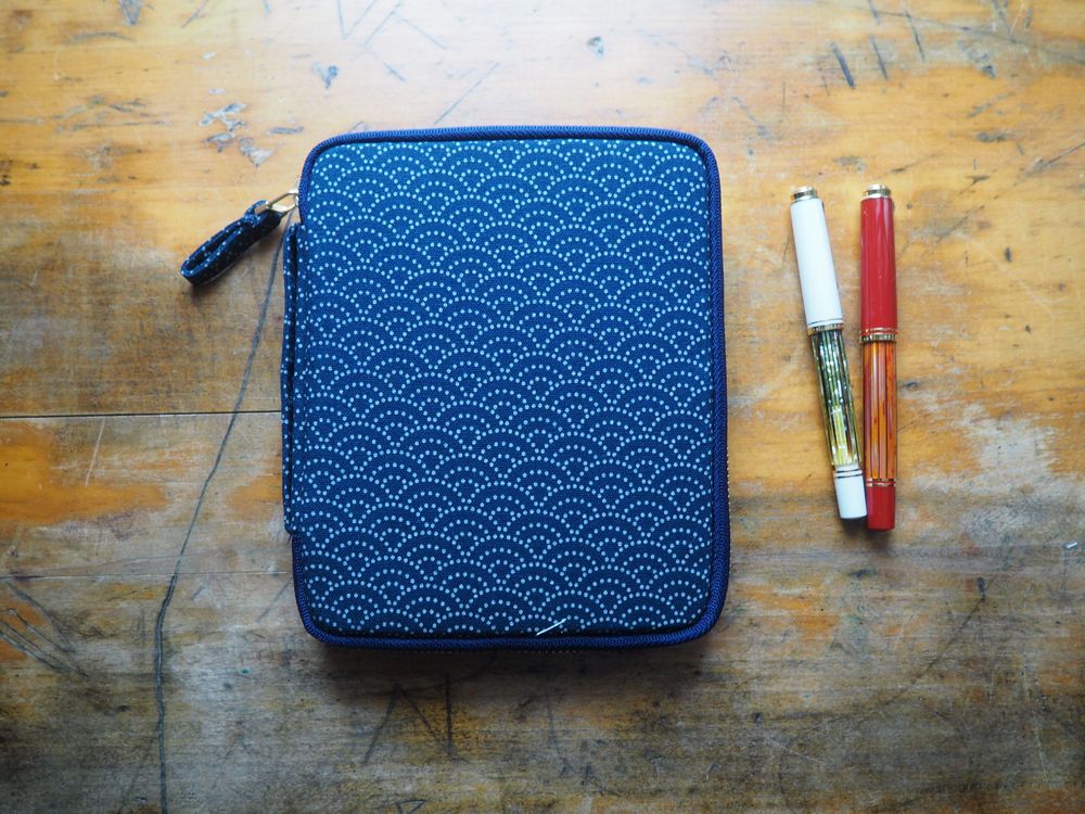 Kyoku Haku - Seigaiha Zippered 10 Pen Case