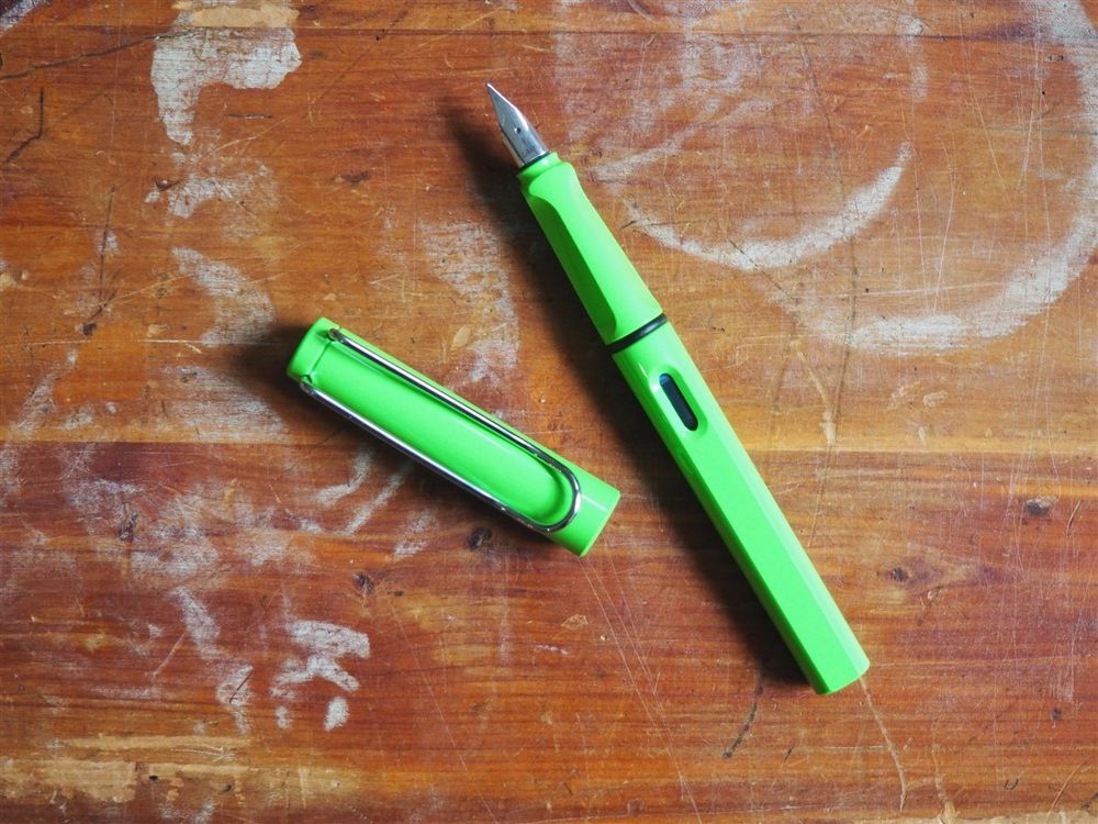 Lamy Safari Fountain Pen - Apple Green - Image 4