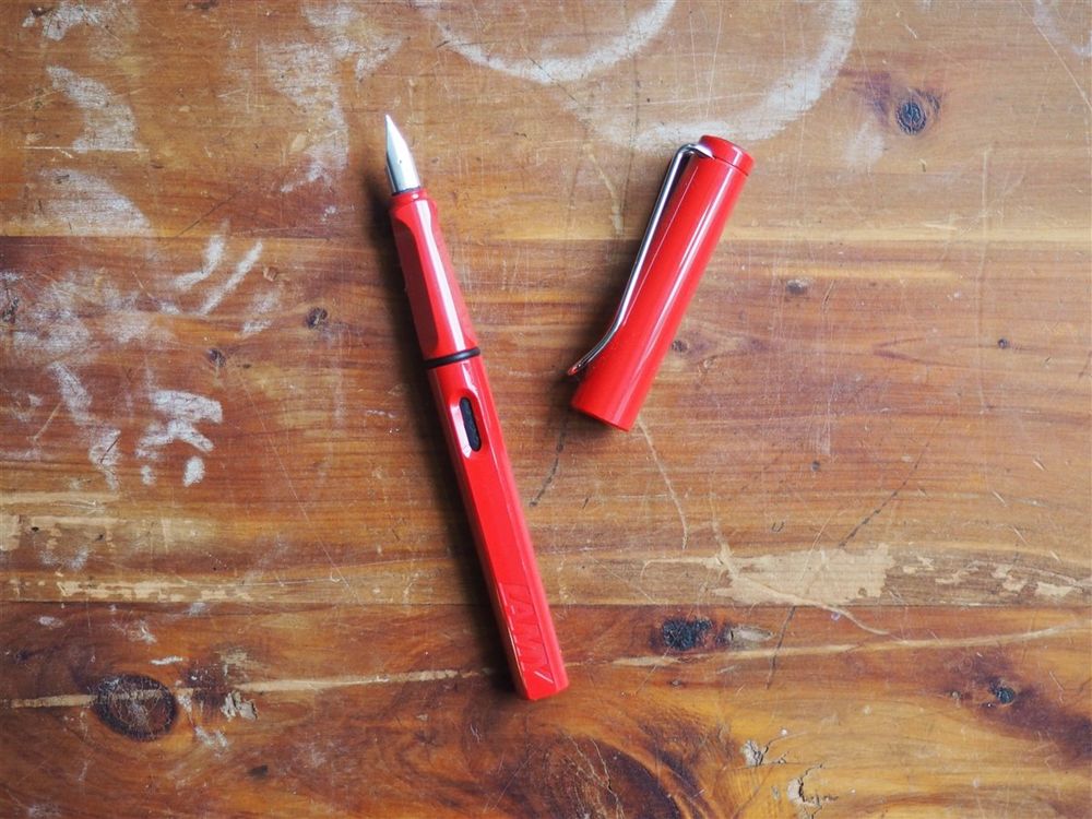 Lamy Safari Fountain Pen - Red - Image 2