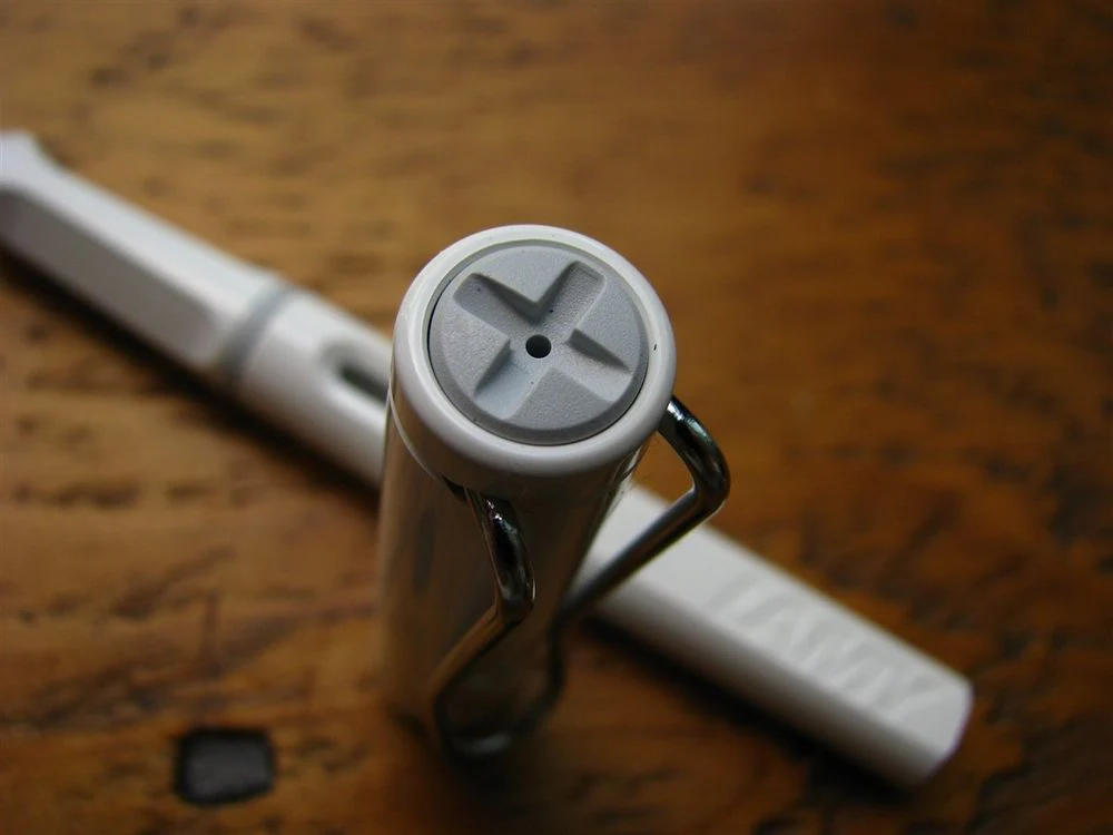 Lamy Safari Fountain Pen - White - Image 4
