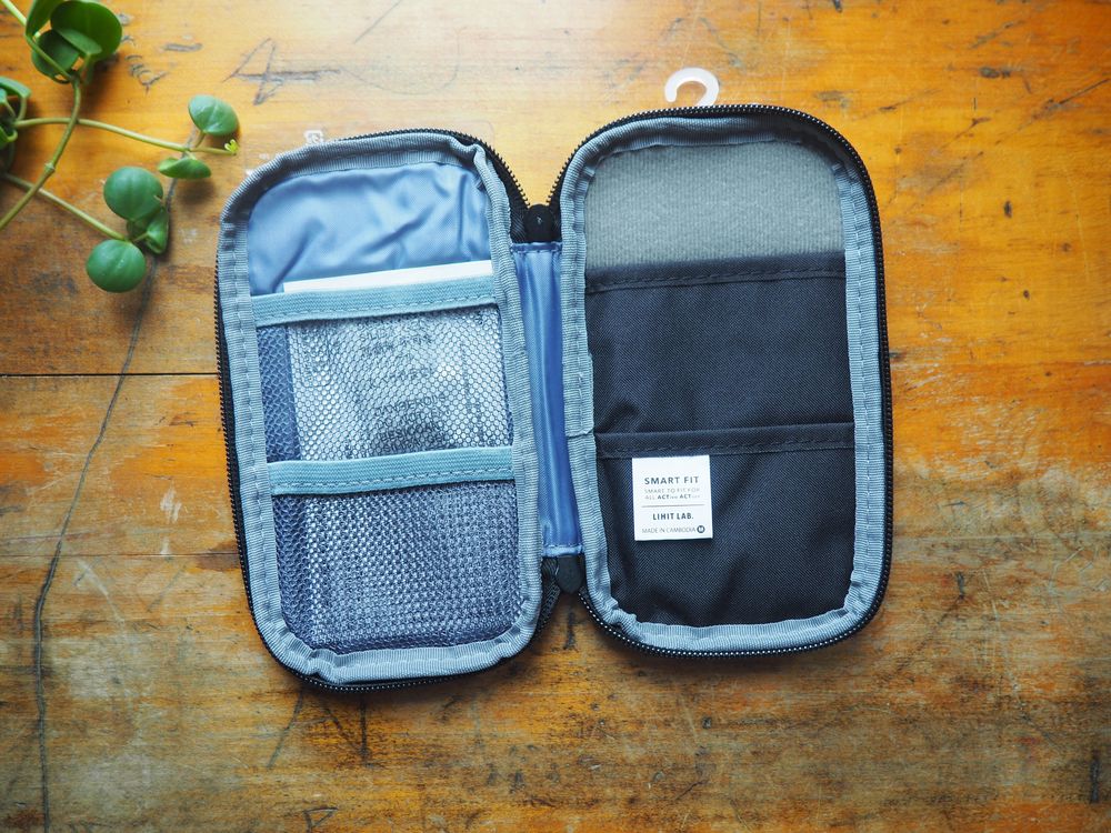 Lihit Lab - Compact Pen Case Smart Fit - Black (A-7687-24) - Image 2