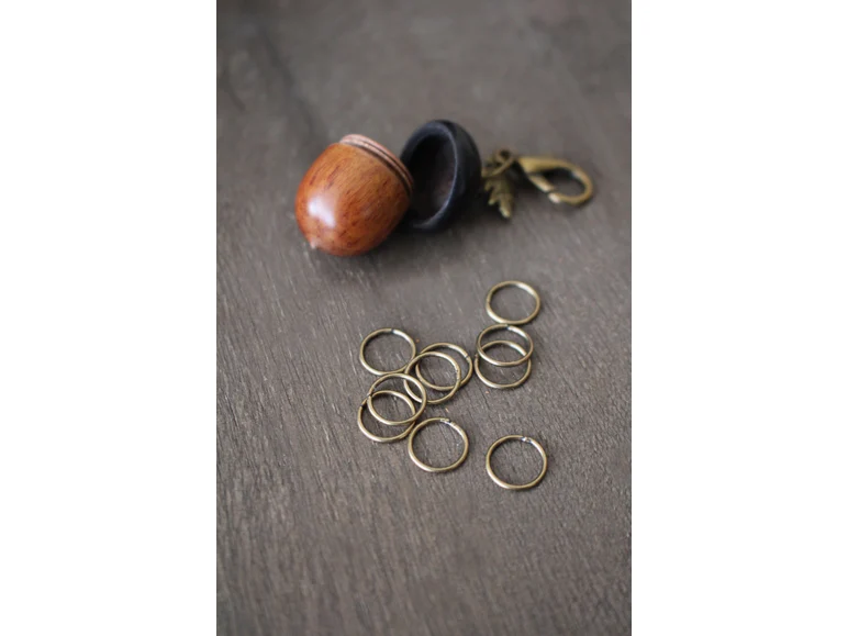 Little Acorn Stitch Marker Keeper - Image 2