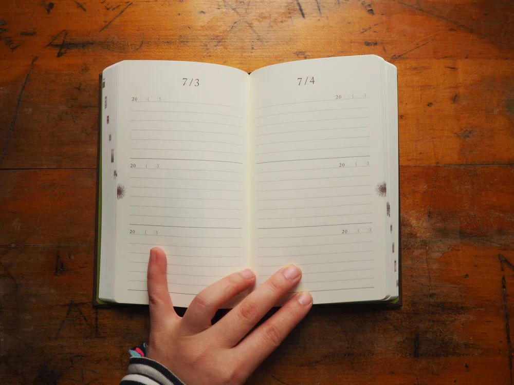 Midori 3 Years Diary - Brown - Image 3
