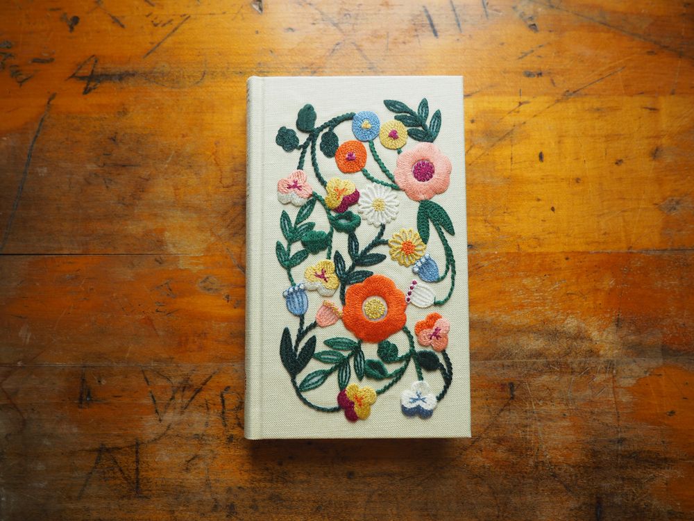 Midori 5 Years Diary - Embroidery Flower Beige