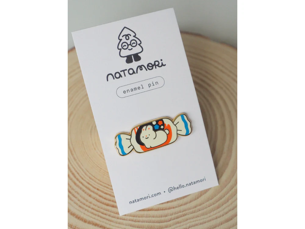 natamori - Enamel Pin - White Rabbit