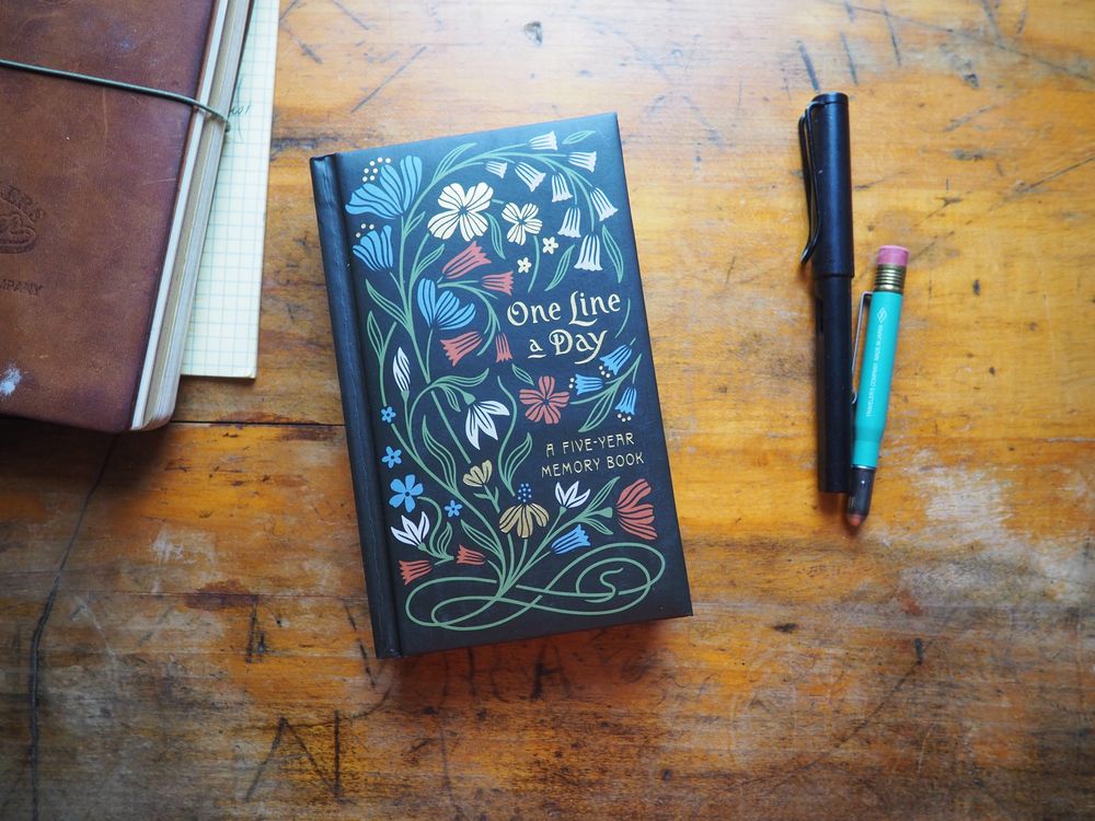 Nouveau One Line a Day: A Five-Year Memory Book