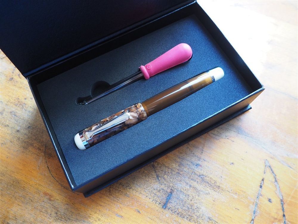 Opus 88 OMAR Fountain Pen - Brown - Image 4