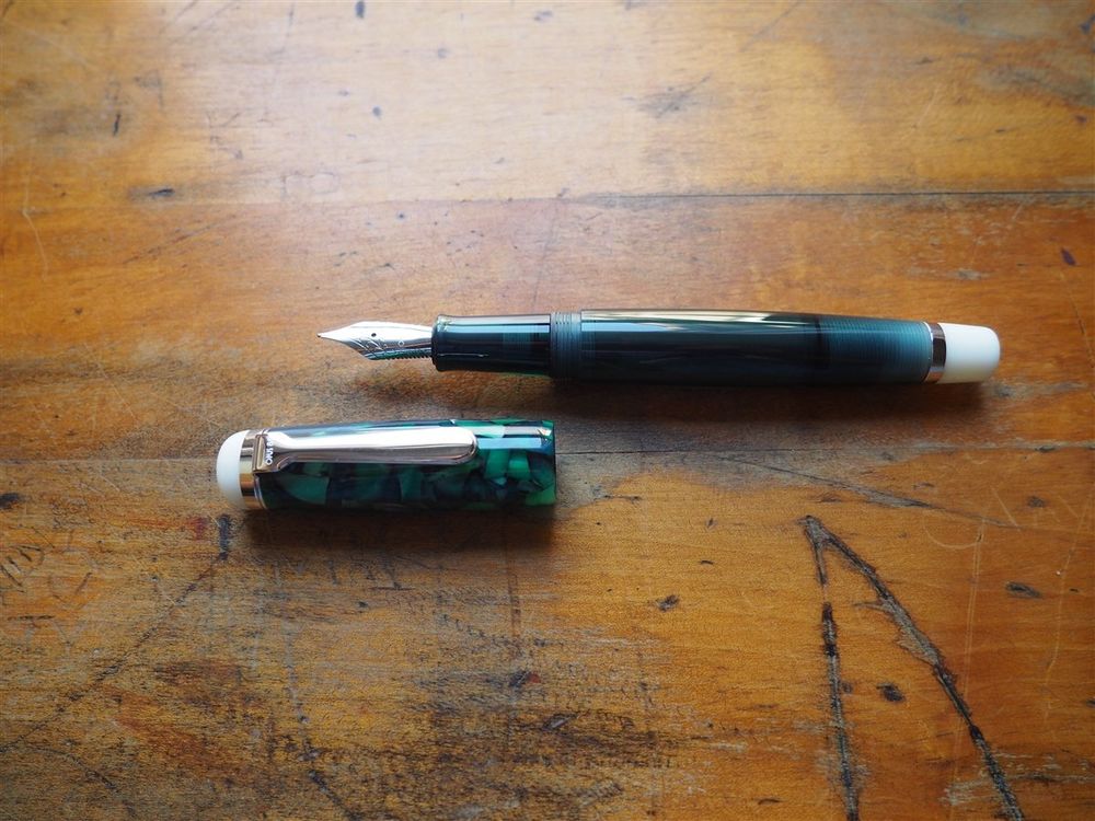 Opus 88 OMAR Fountain Pen - Green