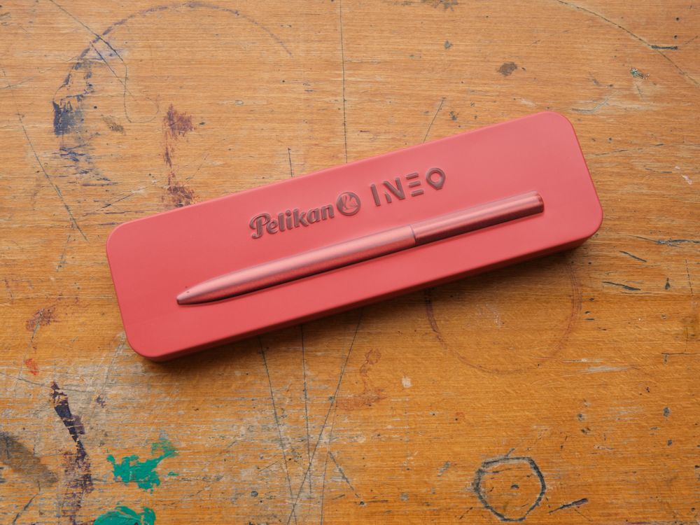 Pelikan Ineo Fountain Pen - Fiery Red - Image 4