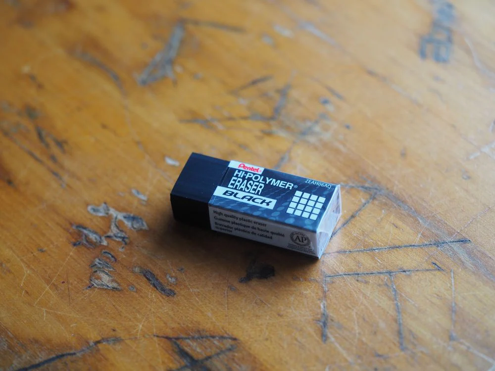 Pentel Hi-Polymer Eraser - Medium - Black