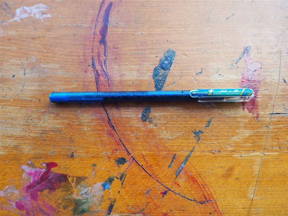 Pentel Hybrid Dual Metallic Gel Pen - Blue & Metallic Green