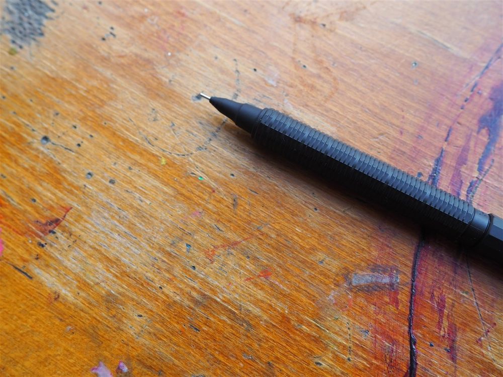 Pentel Orenz Nero Mechanical Pencil - 0.3mm - Black - Image 2