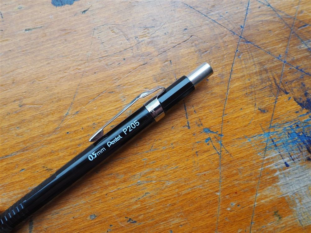 Pentel P205 Lead Pencil - 0.5mm - Black - Image 2