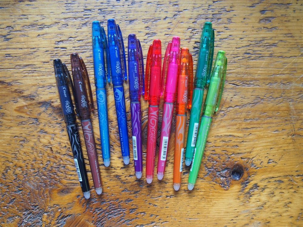 Pilot FriXion Gel Pen - 0.5mm - Black - Image 3