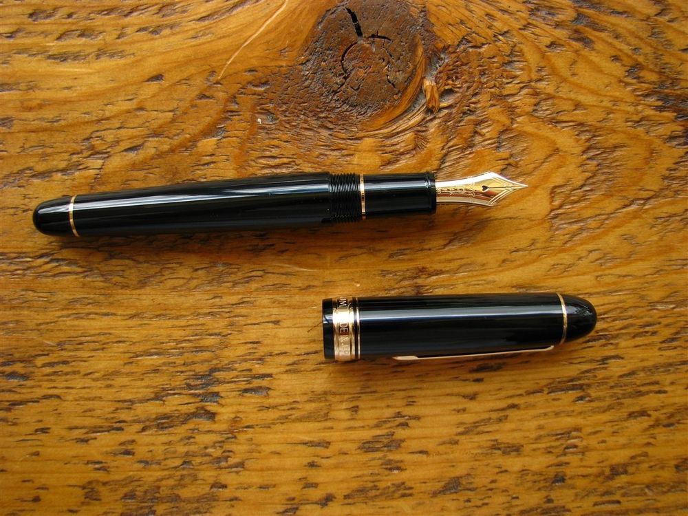 Platinum 3776 Century - Black with Gold Trim