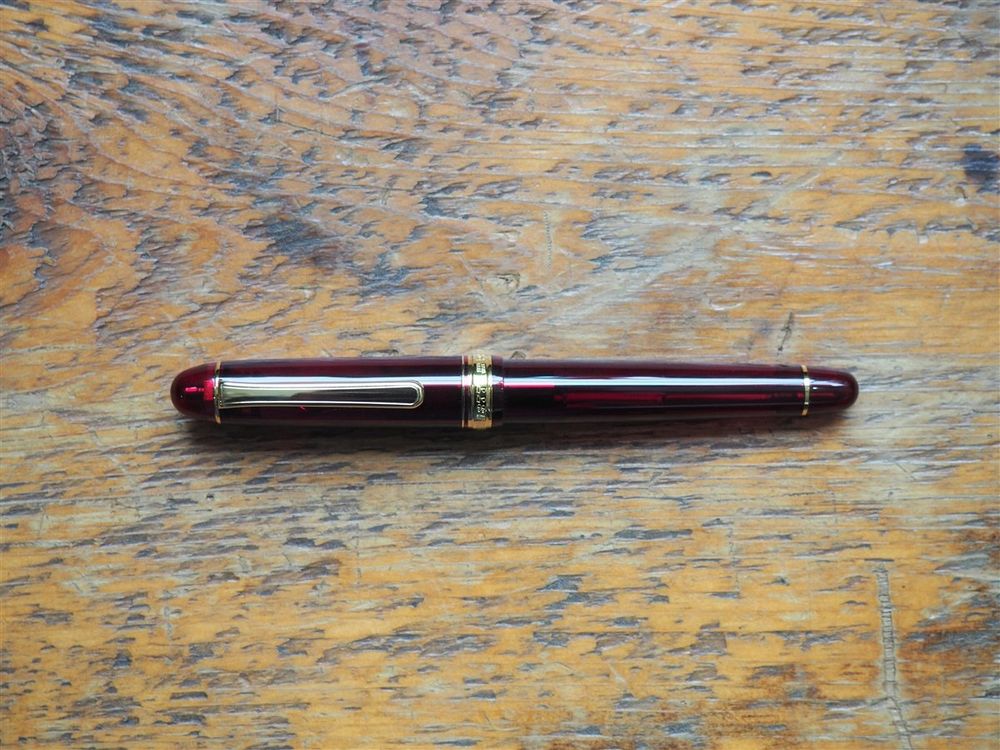 Platinum 3776 Century - Bourgogne with Gold Trim