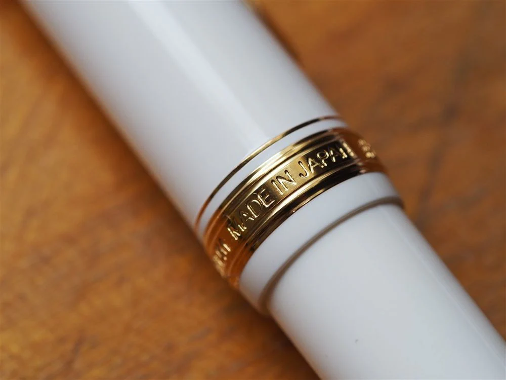 Platinum 3776 Century - Chenonceau White with Gold Trim - Image 5