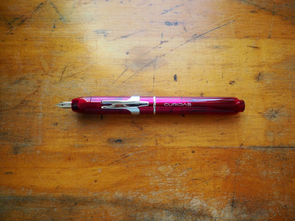 Platinum Curidas Fountain Pen - Grand Red - Image 2