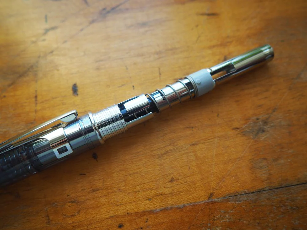 Platinum Curidas Fountain Pen - Grand Red - Image 5