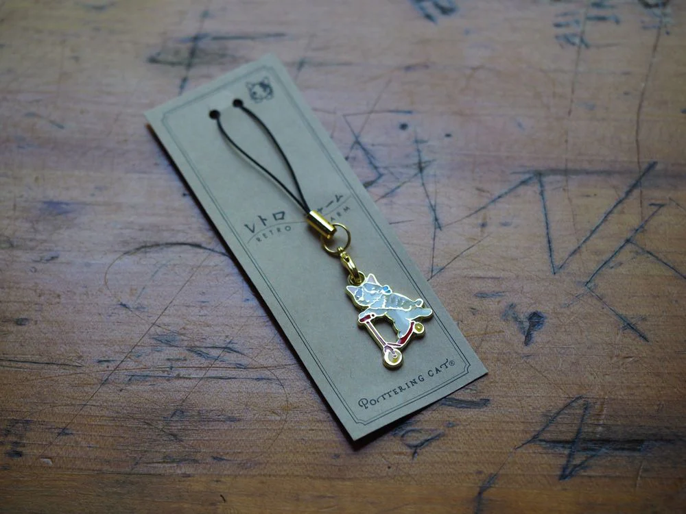 Pottering Cat - Strap Pendant - Scooter (RC-26)
