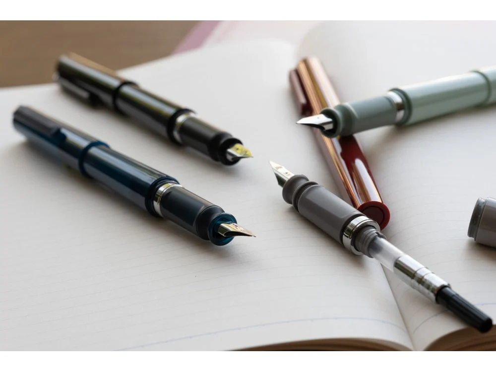 Sailor Compass Fountain Pen - Tuzu - Red - Image 3