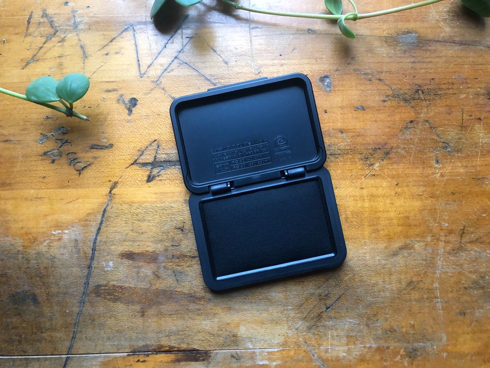 Shachihata - Stamp Pad - Flip Lid - (1.75 x 2.5") - (HGN-1-K) - Black - Image 2