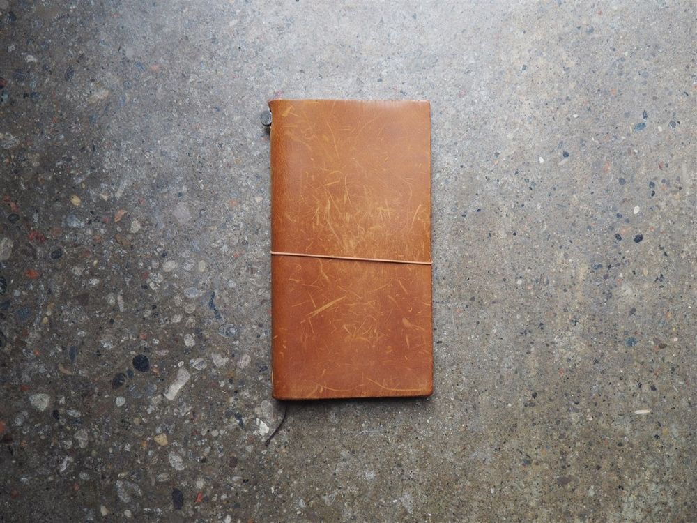 Traveler's Notebook Regular Size - Camel Leather