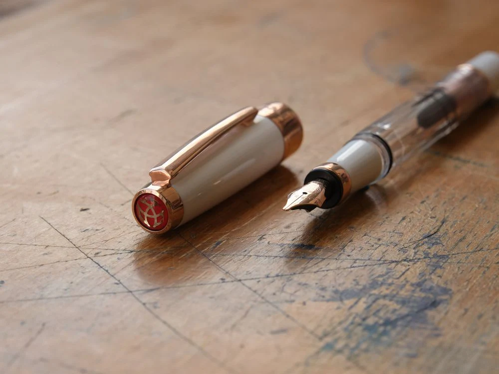 TWSBI Diamond 580 Fountain Pen - White RoseGold V2 - Image 4