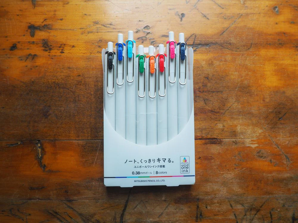 Uni-ball One Gel Pen - 0.38mm - Set of 8 - Image 2