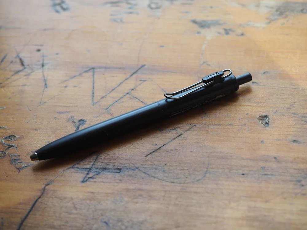Uni-ball One F Gel Pen - 0.38mm - Black