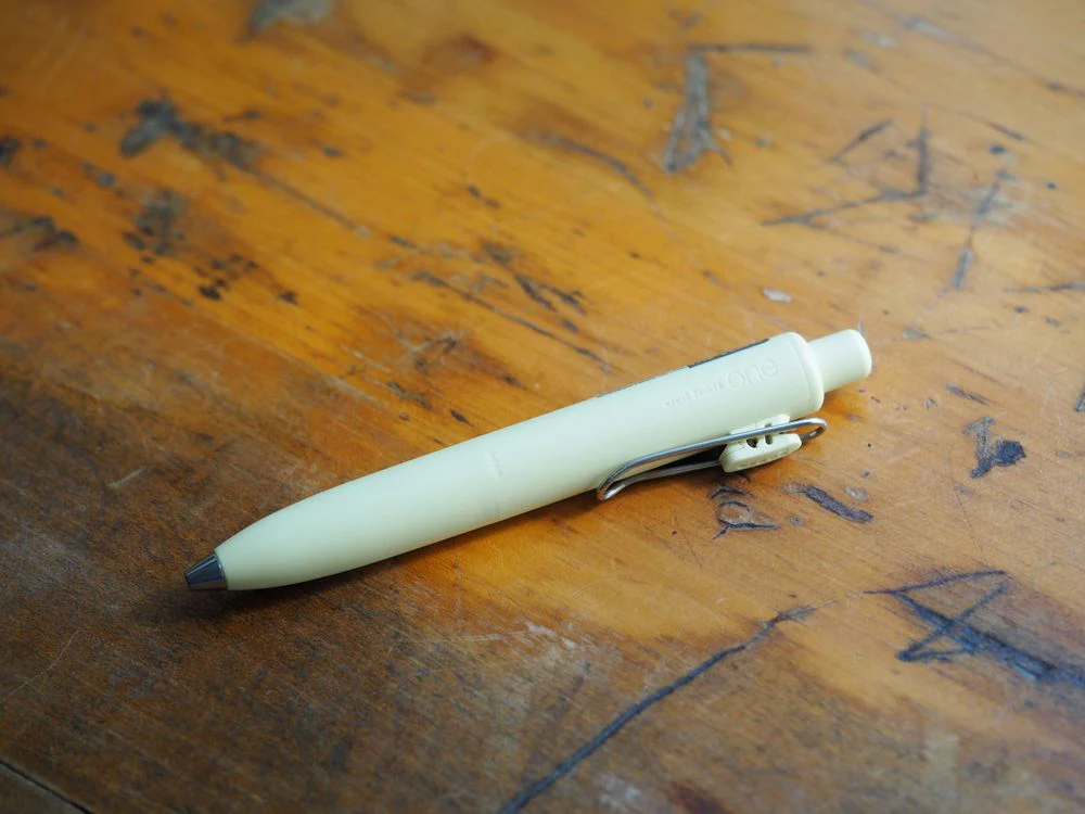 Uni-ball One P Gel Pen - 0.5mm - Banana